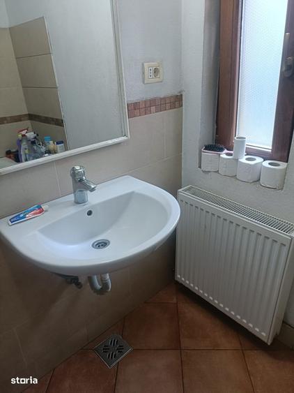 Casă cu 4 camere cu Teren 710 Mp în Central