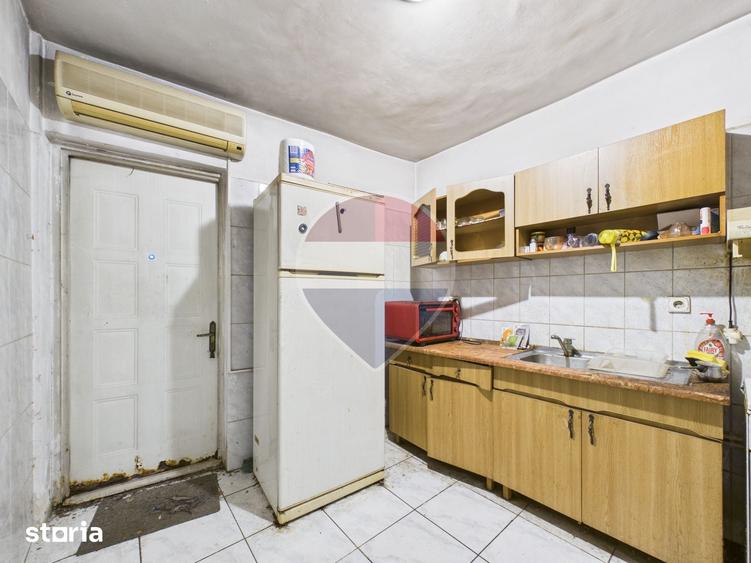 Casă cu 7 camere cu Teren 154.65 Mp în Victoriei