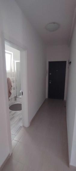 Apartament cu 2 camere semidecomandat în Berceni