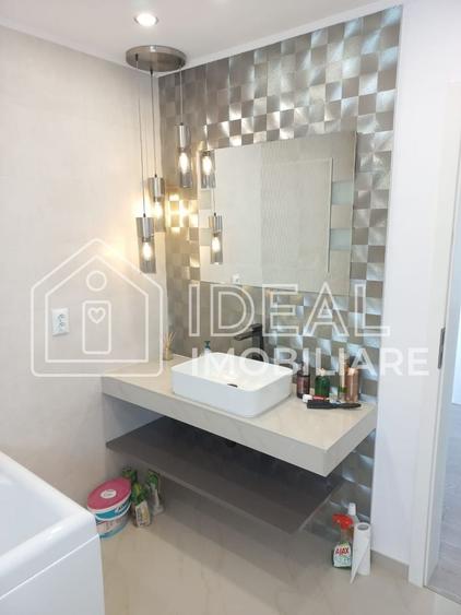 Casă individuală cu 4 camere cu Canalizare în Șura Mare