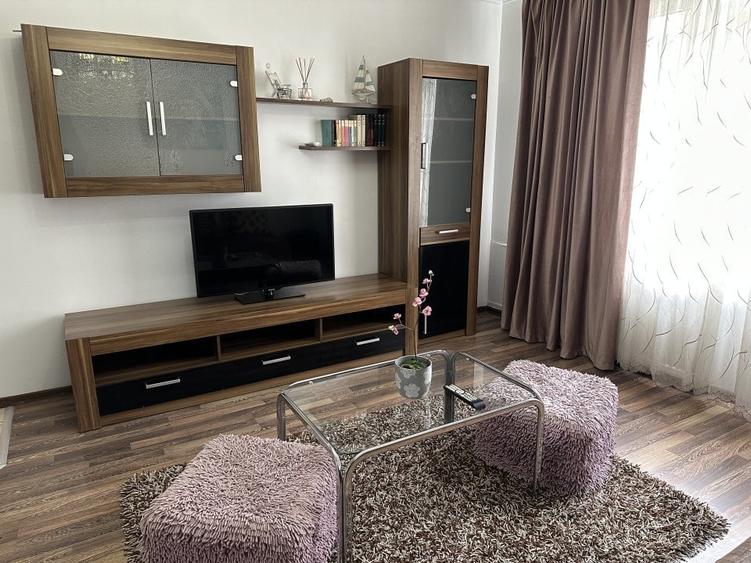 Apartament cu 2 camere semidecomandat în Calea Victoriei