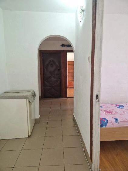 Apartament cu 3 camere decomandat în Ostroveni