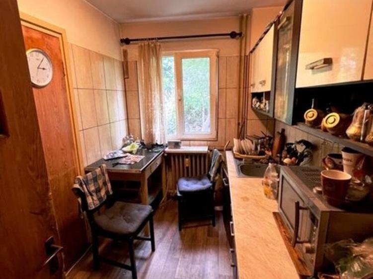 Apartament cu 3 camere semidecomandat în Titan