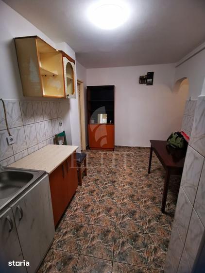 Apartament cu 3 camere semidecomandat în Grigorescu