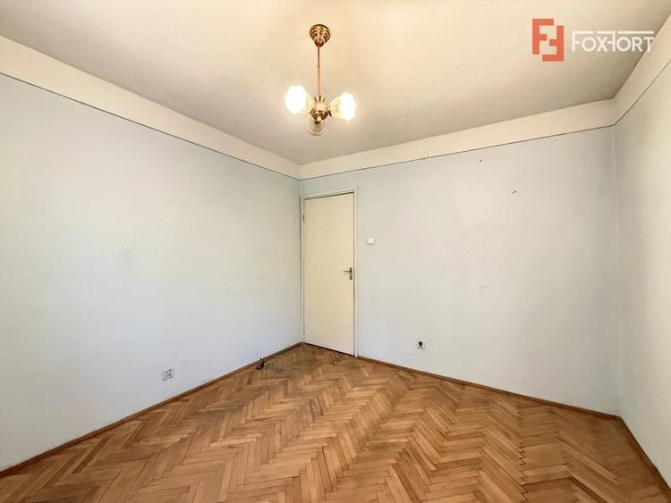 Apartament cu 3 camere semidecomandat în Circumvalațiunii