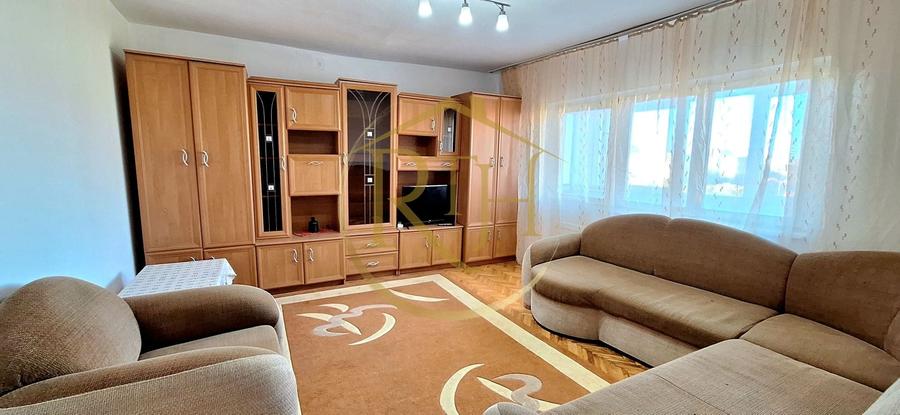 Apartament cu 3 camere decomandat, mobilat în Girocului