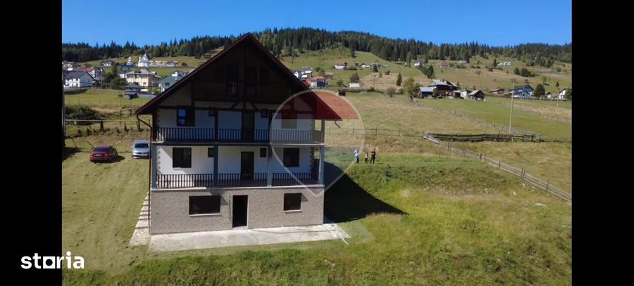 Casă cu Teren 3815 Mp în Iacobeni