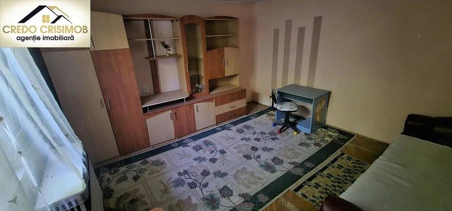 Casă cu 5 camere cu Teren 500 Mp în Muncitoresc