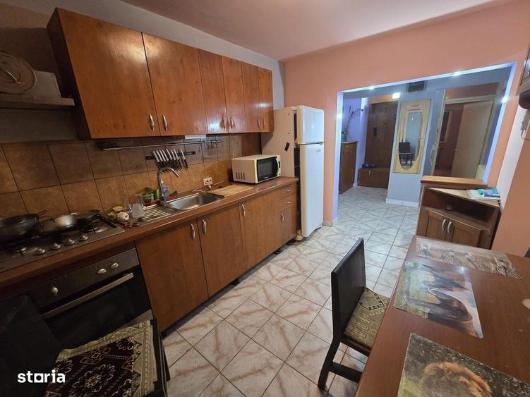 Apartament cu 3 camere decomandat în Luncă