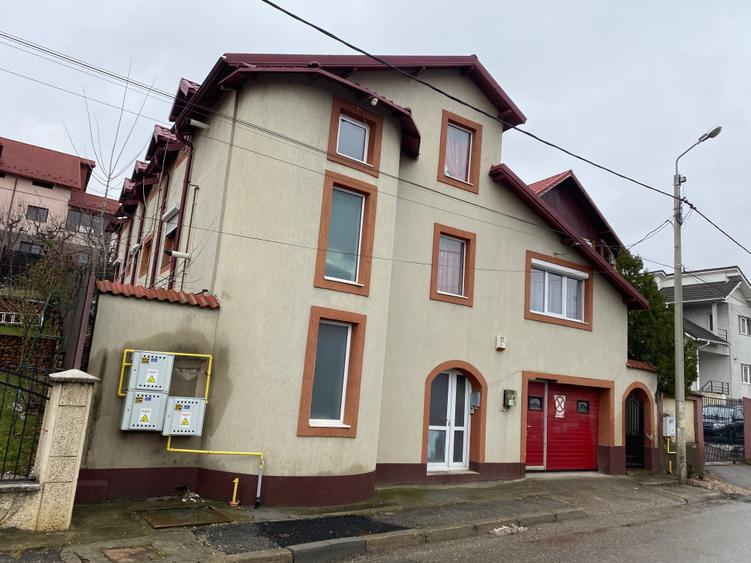Casă cu 4 camere în Prundu
