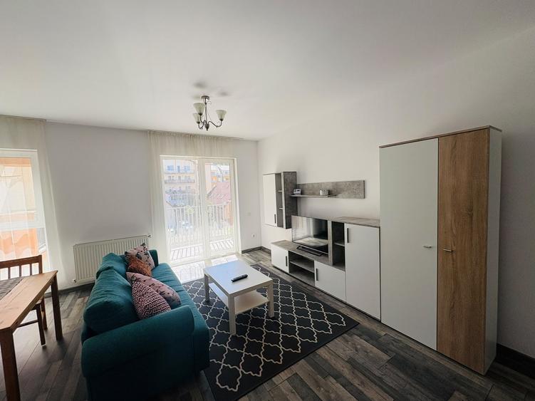 Apartament cu 2 camere semidecomandat, mobilat în Florești