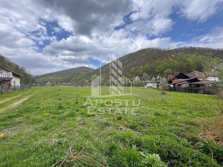 Teren Construcții intravilan de 1000 mp, în Groș