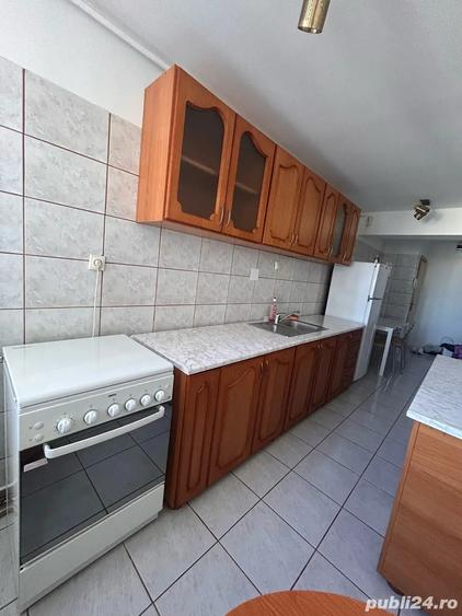 Apartament cu 3 camere decomandat, mobilat în Circumvalațiunii