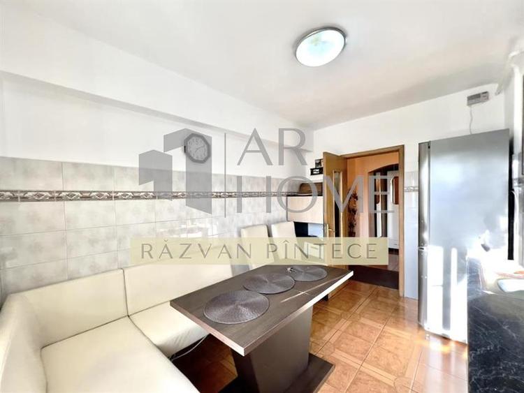 Apartament cu 4 camere decomandat în Cantacuzino