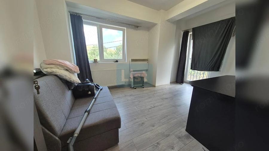 Apartament cu 3 camere semidecomandat în Florești