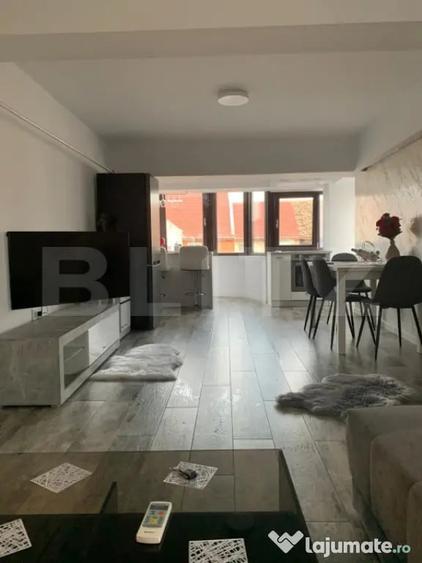 Apartament cu 3 camere decomandat în Victoria