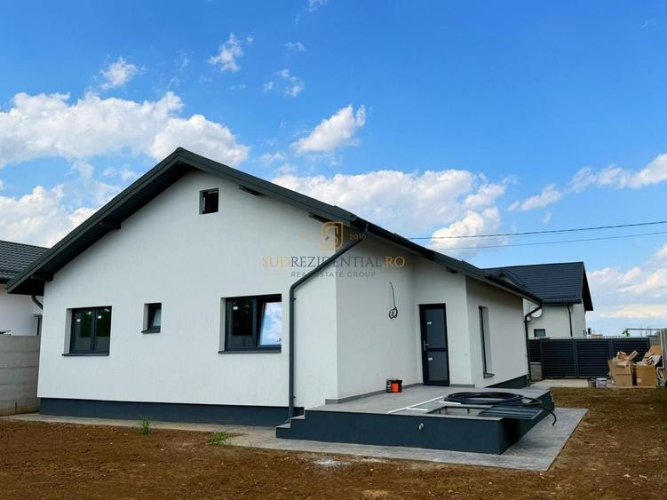 Casă individuală cu 4 camere cu Canalizare în Berceni