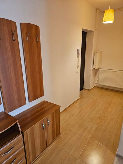 Apartament cu 2 camere decomandat în Drumul Taberei