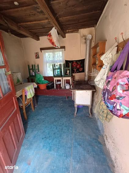 Casă cu 2 camere cu Teren 1100 Mp în Mica