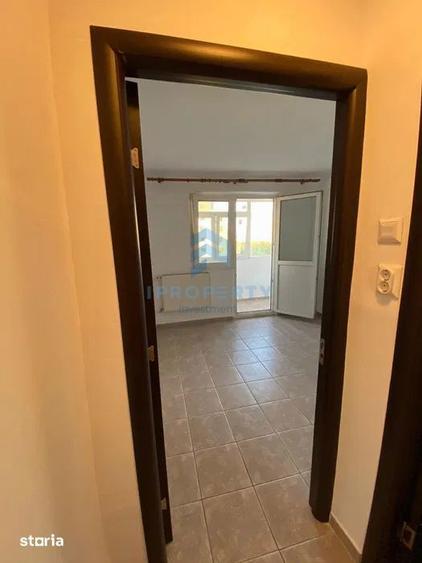 Apartament cu 3 camere în Tei