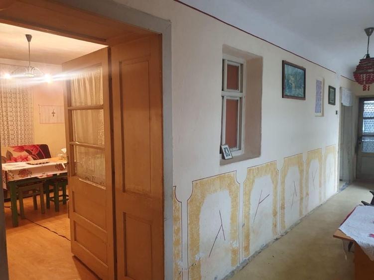 Casă cu 3 camere în Satu Nou
