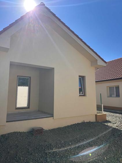Casă cu 4 camere în Săcălaz