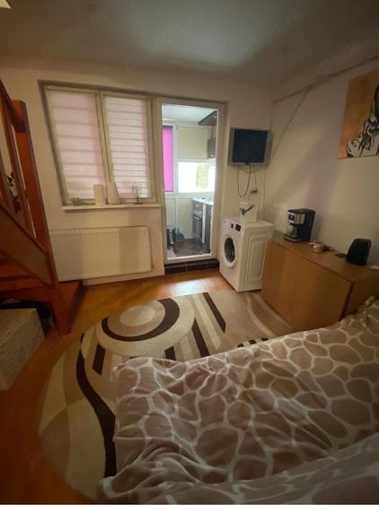Apartament cu 2 camere semidecomandat în Podu Roș