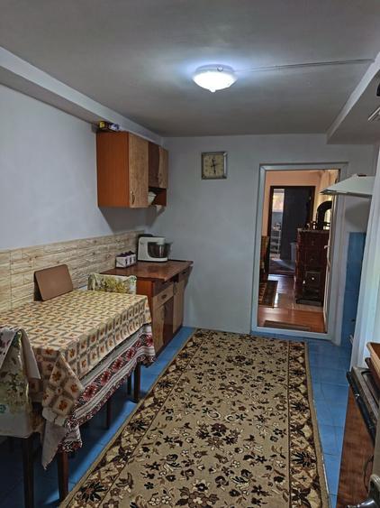 Casă cu 4 camere decomandat în Central