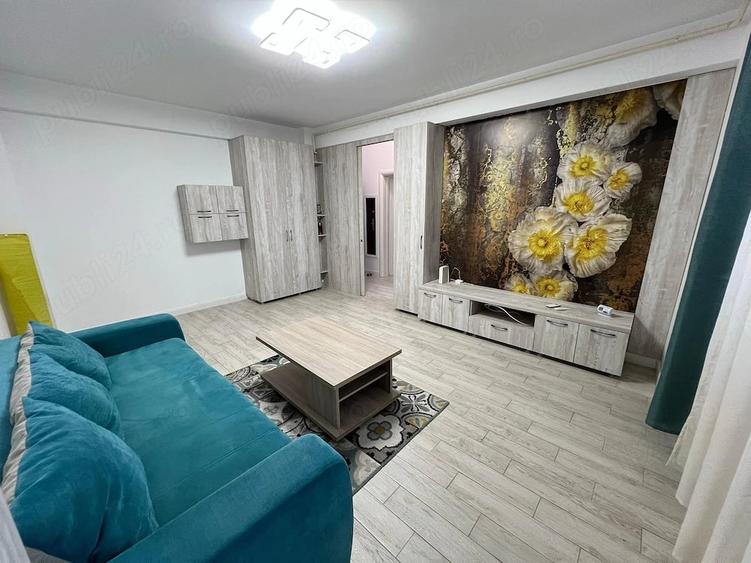 Apartament cu 2 camere decomandat în 1 Decembrie