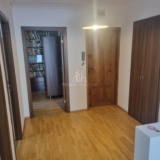 Apartament cu 4 camere decomandat în 7 Noiembrie