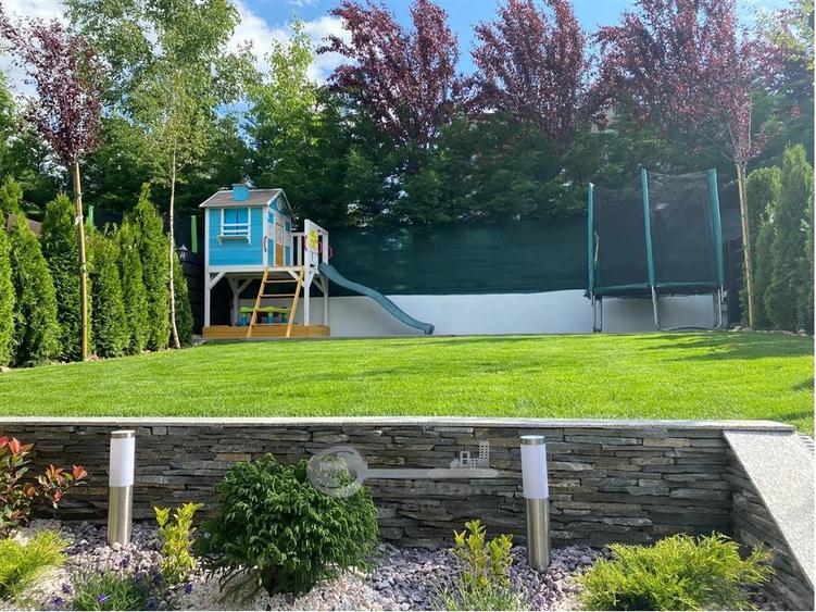 Duplex cu 4 camere cu Teren 250 Mp în Bucium