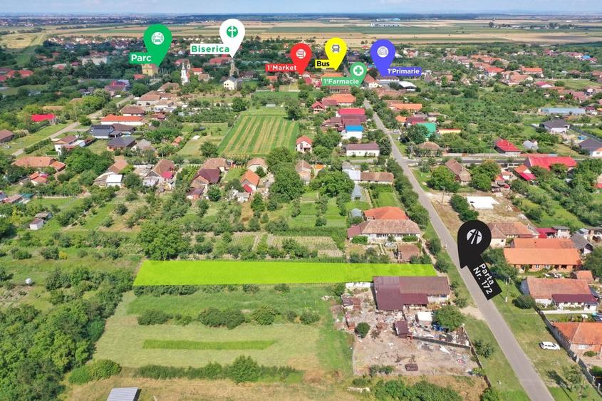 Teren Construcții intravilan de 1090 mp, în Parța