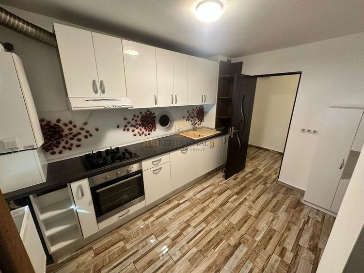 Apartament cu 3 camere decomandat, mobilat în Central