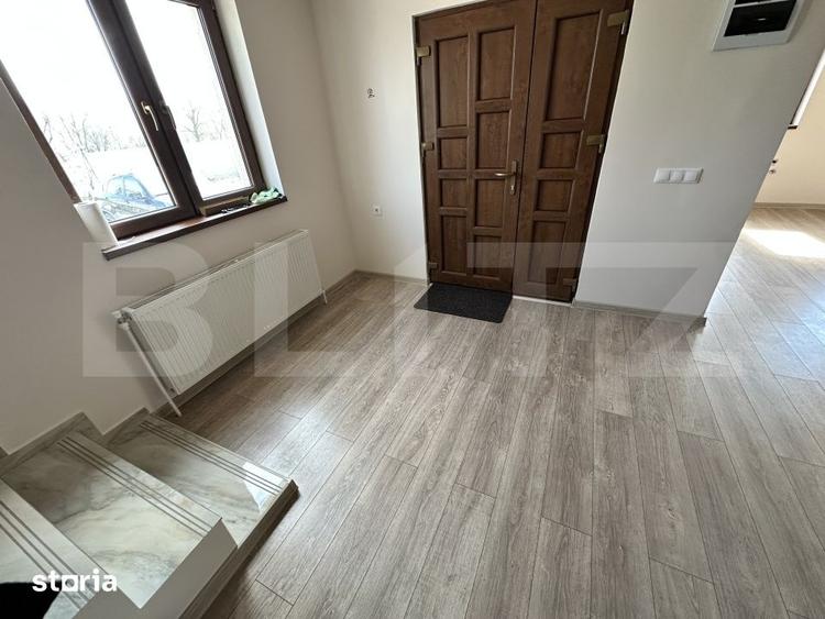 Casă cu 7 camere cu Teren 3200 Mp în Băcia