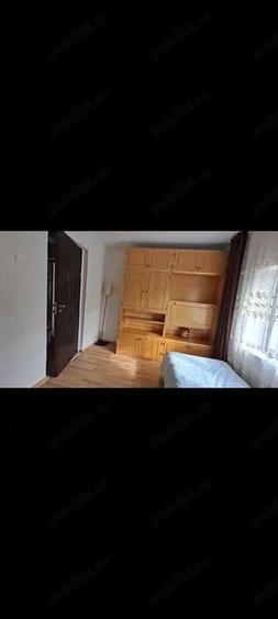 Casă cu 2 camere cu Teren 800 Mp în Gherghița