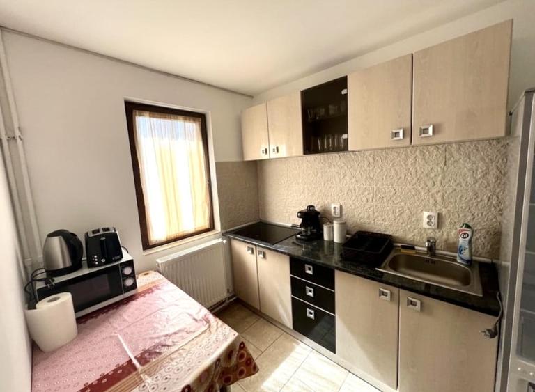 Casă individuală cu 8 camere cu Teren 600 Mp în Beliș