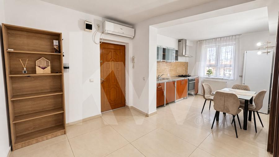 Apartament cu 3 camere decomandat, mobilat în Hipodrom 3