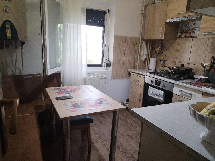 Apartament cu 3 camere decomandat în Nord