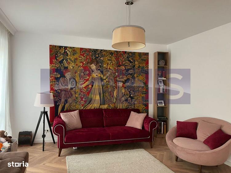 Casă cu 5 camere cu Teren 173 Mp în Polonă