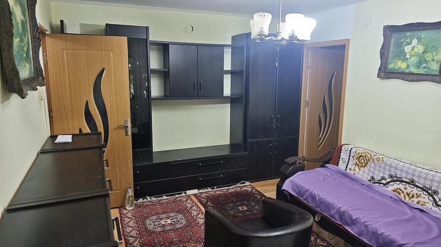 Apartament cu 3 camere decomandat în Crihala