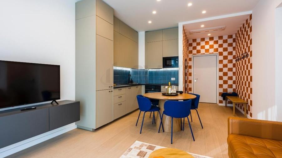 Apartament cu 2 camere semidecomandat, mobilat în Aviației