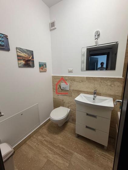 Apartament cu 2 camere semidecomandat, mobilat în Nicolina