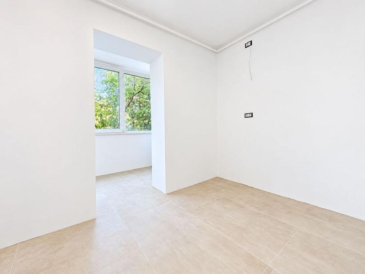 Apartament cu 3 camere decomandat în Lipovei