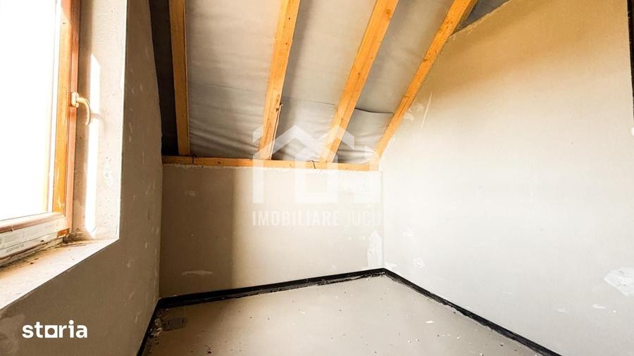 Casă cu 4 camere cu Teren 800 Mp în Jucu