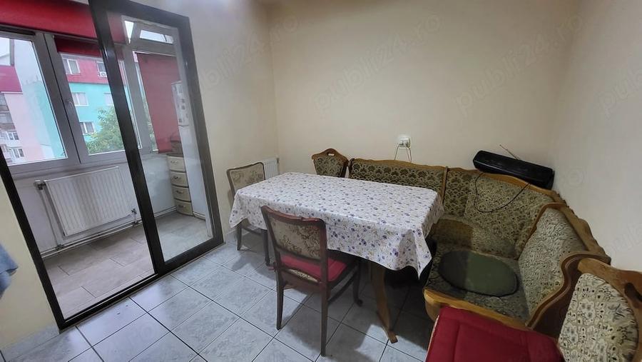 Apartament cu 3 camere decomandat în Vasile Aaron