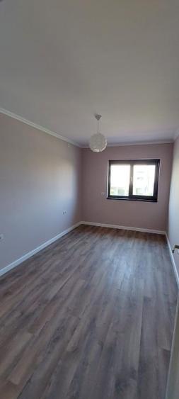 Duplex cu 5 camere cu Canalizare în Covaci