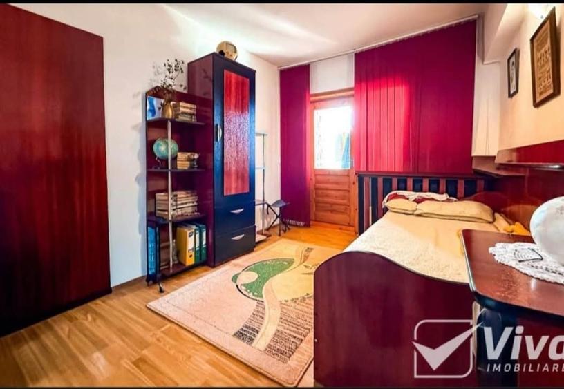 Apartament cu 4 camere decomandat în Alexandru cel Bun