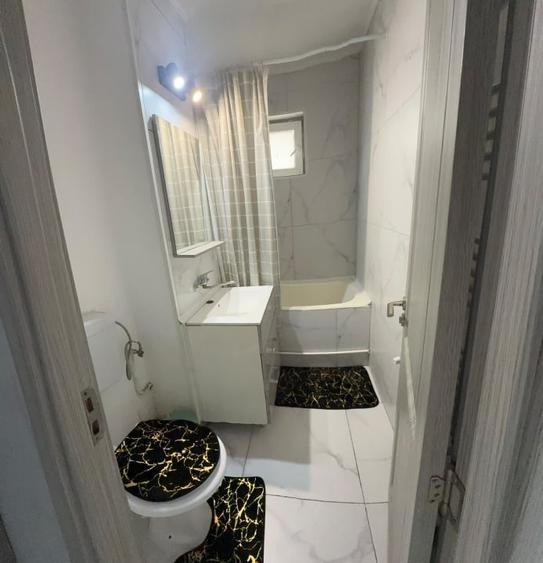 Apartament cu 3 camere decomandat, mobilat în Republicii