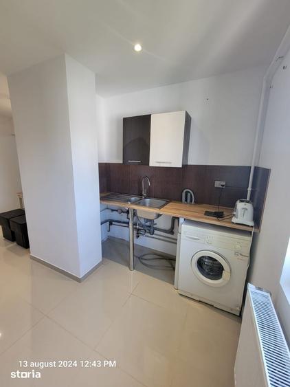 Apartament cu 3 camere decomandat în Micro 3