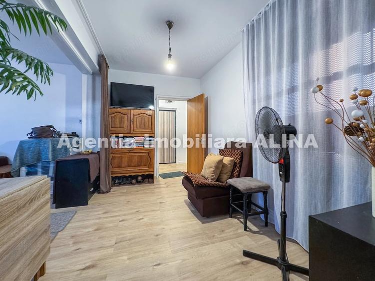 Apartament cu 3 camere decomandat în Piața Centrală